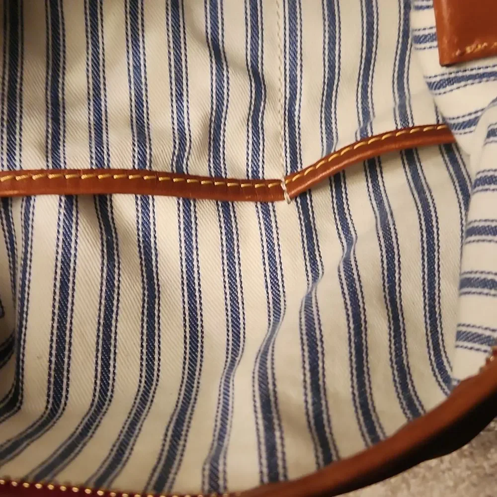 Dooney & Bourke 